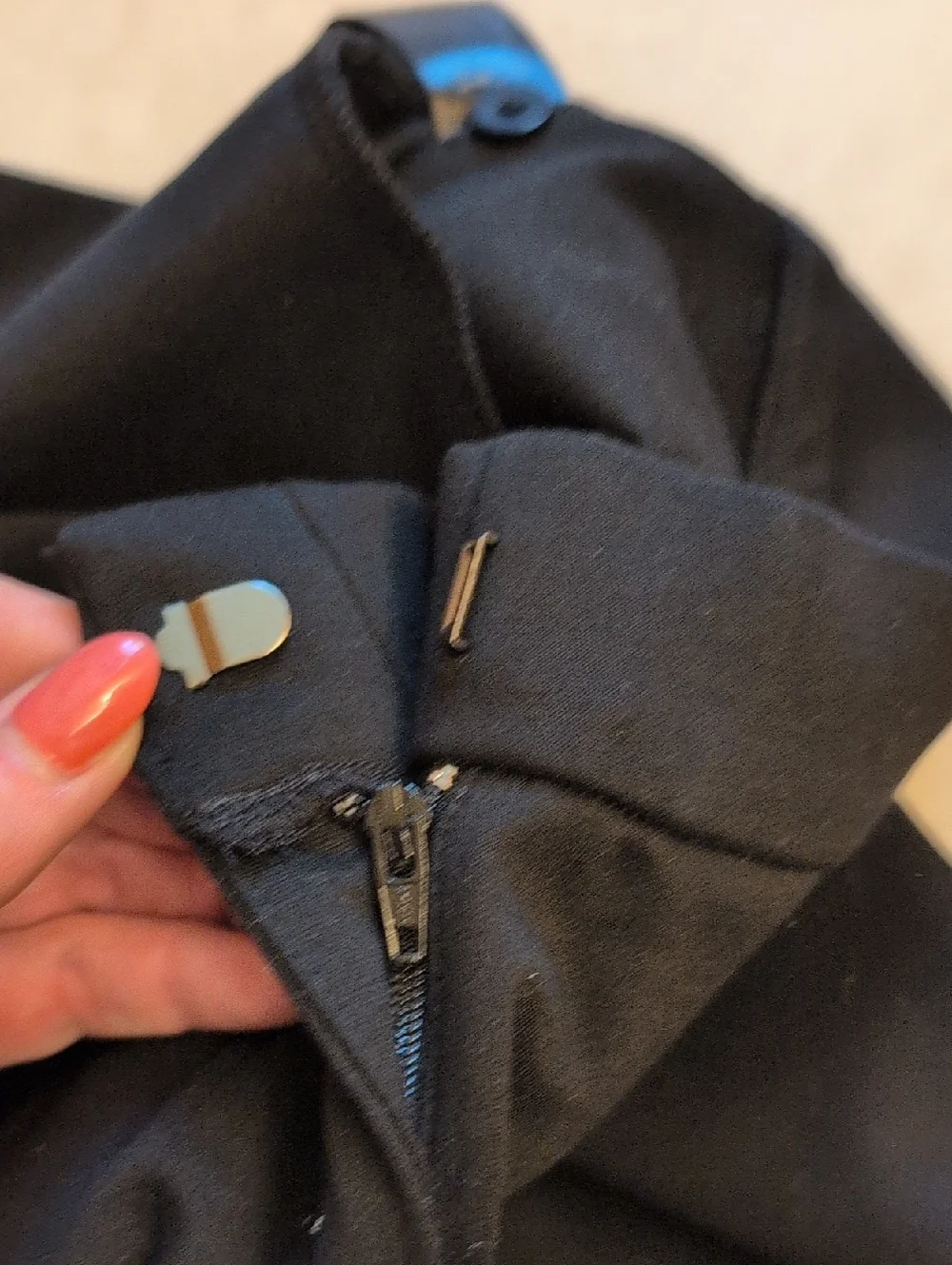 EILEEN FISHER Pleated Slouchy Pant Tencel Blend Black Tapered Leg Size XS - Picture 7 of 10